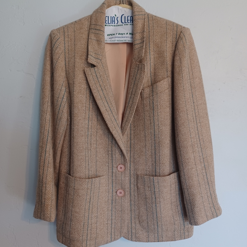 100% pure wool woman's coat small perfect condition